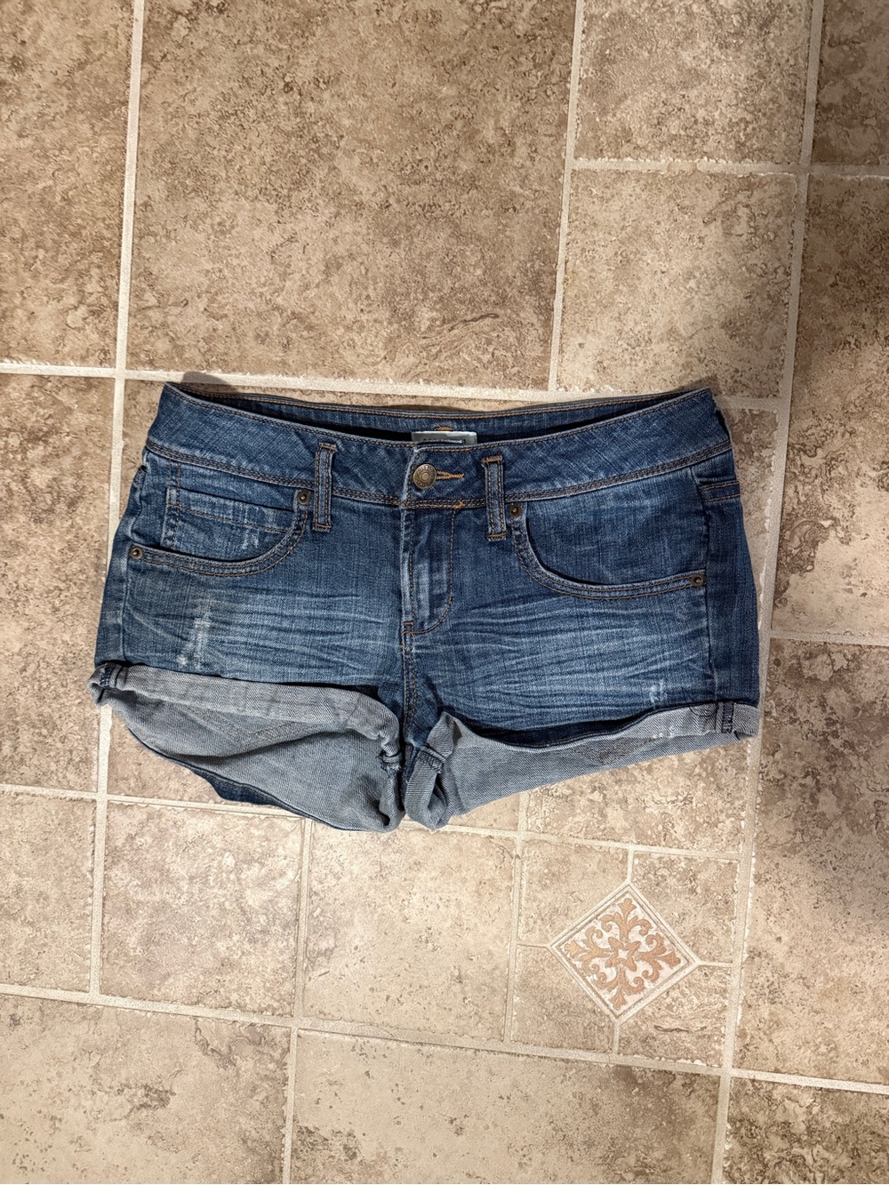 Denim Roll-Cuff Women's Shorts - Blue